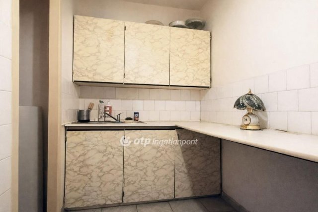 Eladó panellakás, Budapesten, III. kerületben 64.9 M Ft, 2 szobás