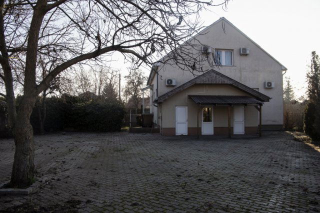 Eladó családi ház, Vecsésen 170 M Ft, 8 szobás