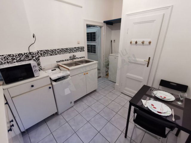 Kiadó téglalakás, albérlet, III. kerületben, Bécsi úton