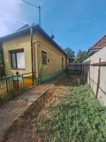 Eladó ikerház, Szigethalmon 36.9 M Ft, 2 szobás
