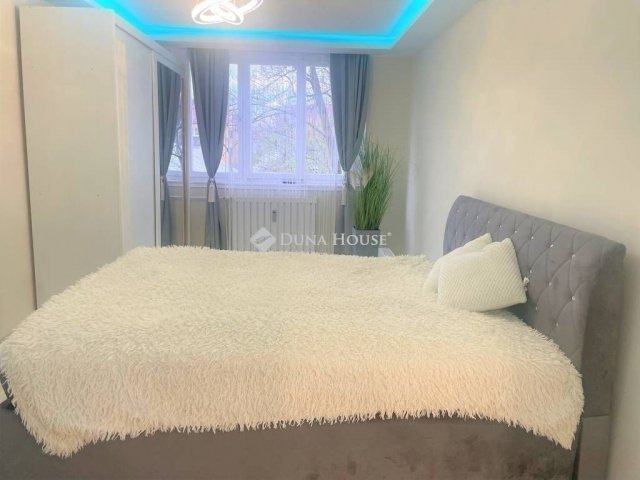 Eladó panellakás, Budapesten, III. kerületben 84.9 M Ft, 3 szobás