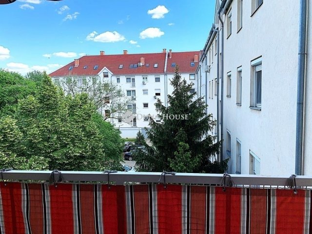 Eladó téglalakás, Kecskeméten 54.9 M Ft, 2 szobás