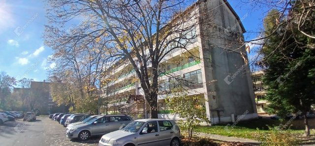 Eladó téglalakás, Zalaegerszegen 35 M Ft, 3 szobás