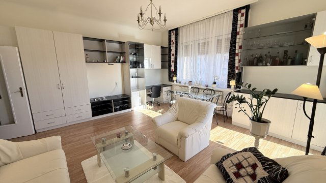 Kiadó téglalakás, albérlet, XII. kerületben, Böszörményi úton