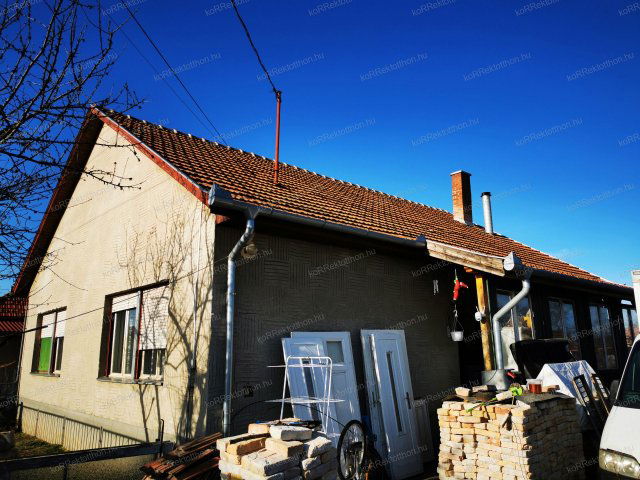 Eladó családi ház, Jászfényszarun 36.9 M Ft