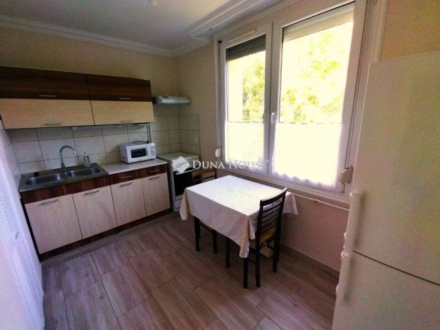 Kiadó téglalakás, albérlet, Kecskeméten 180 E Ft / hó