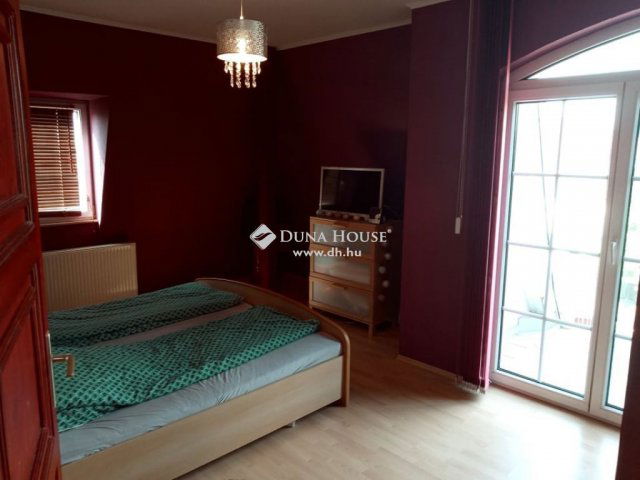 Eladó családi ház, Budaörsön 359 M Ft, 5 szobás