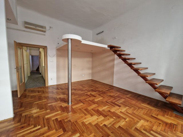 Eladó téglalakás, Budapesten, VI. kerületben 77.9 M Ft, 2 szobás