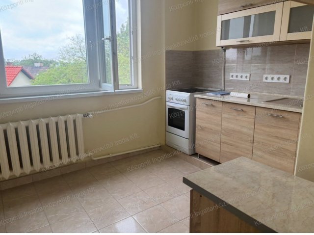 Eladó téglalakás, Oroszlányban 29.15 M Ft, 1 szobás