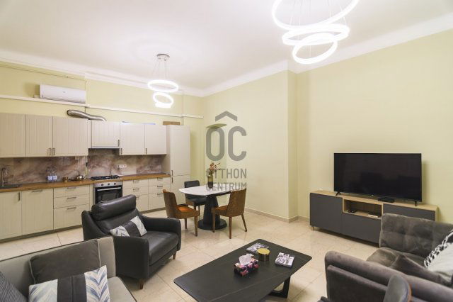 Eladó téglalakás, Budapesten, V. kerületben, Haris közben