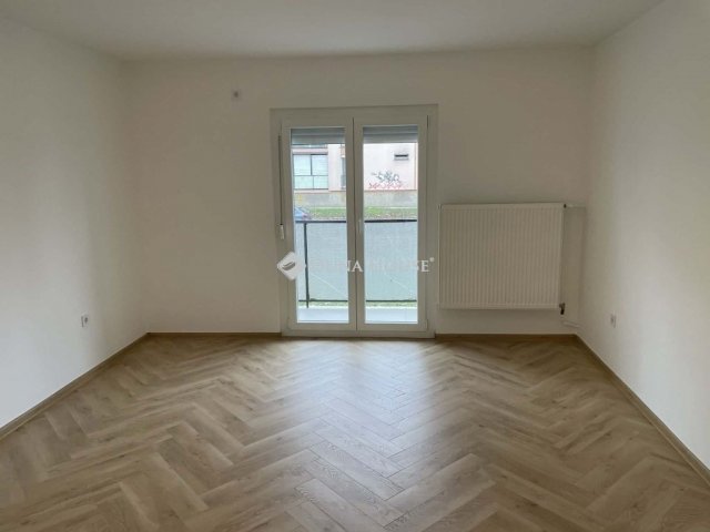 Eladó panellakás, Pécsett 57.5 M Ft, 2 szobás