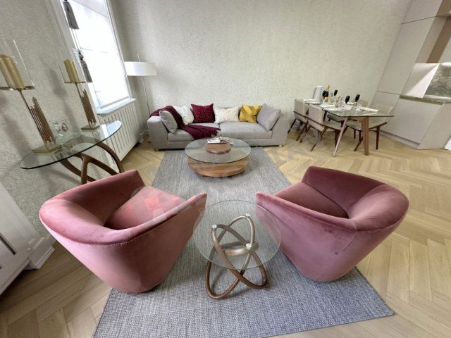 Kiadó téglalakás, albérlet, V. kerületben, Alkotmány utcában