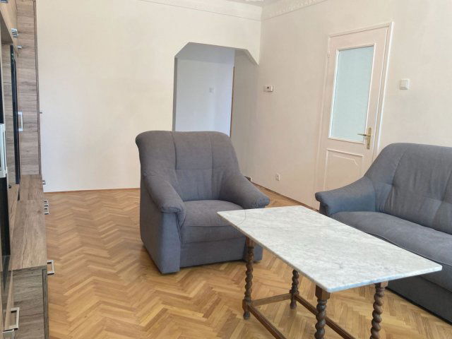 Kiadó téglalakás, albérlet, Debrecenben 300 E Ft / hó, 3 szobás