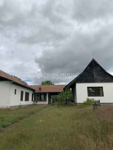 Eladó családi ház, Pakson 50 M Ft, 3 szobás