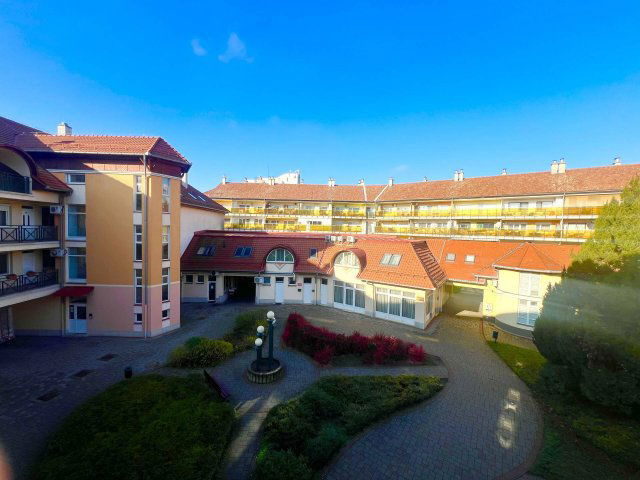 Eladó téglalakás, Orosházán 30 M Ft, 1 szobás