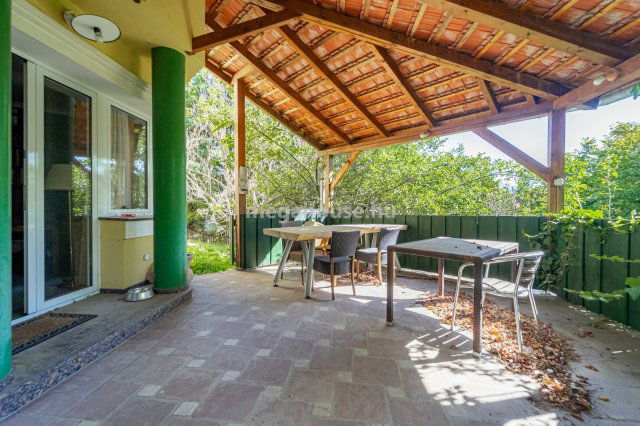 Eladó családi ház, Budapesten, III. kerületben 283 M Ft