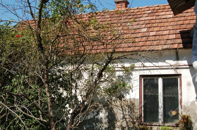 Eladó családi ház, Csörnyeföldön 18 M Ft, 4 szobás