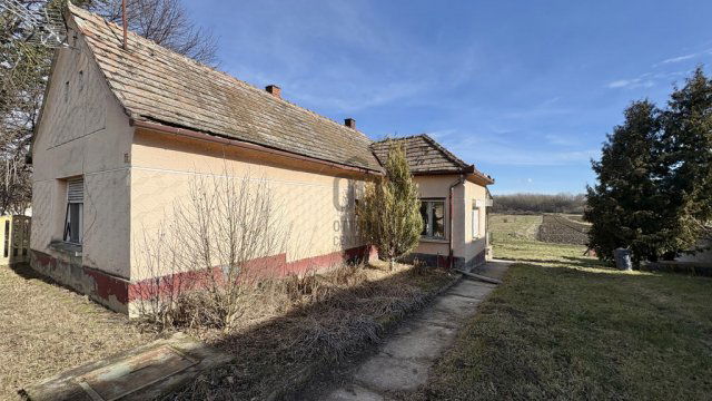 Eladó családi ház, Esztergályhorvátiban 12.9 M Ft, 2 szobás