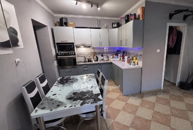Eladó családi ház, Mosonmagyaróváron 75 M Ft, 2 szobás