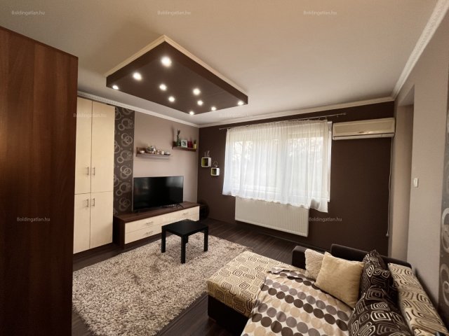 Eladó téglalakás, Kaposváron 45.49 M Ft, 2+1 szobás