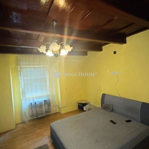 Eladó családi ház, Monoron 58 M Ft, 4 szobás