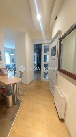 Eladó téglalakás, Budapesten, V. kerületben 122 M Ft, 2 szobás