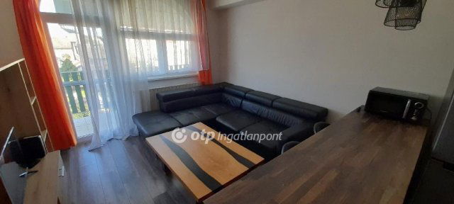 Eladó téglalakás, Szegeden 68.9 M Ft, 2 szobás