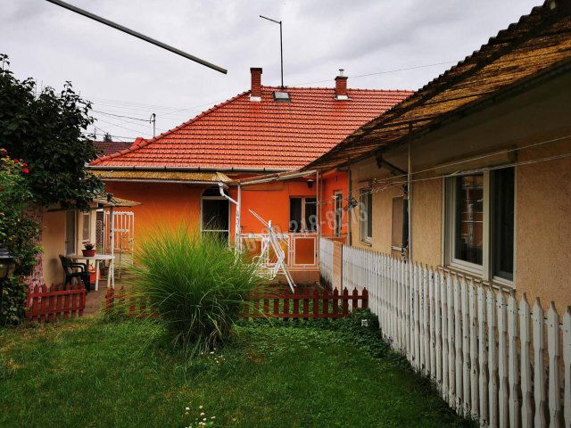 Eladó családi ház, Egerben 79 M Ft, 5 szobás