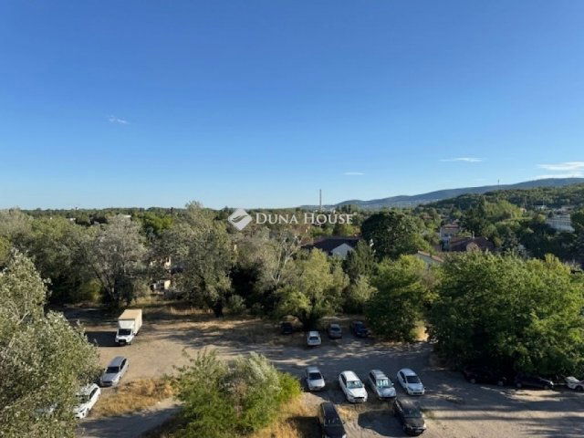 Eladó panellakás, Budapesten, III. kerületben 73.9 M Ft