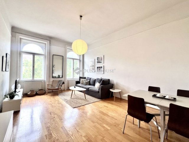 Eladó téglalakás, Budapesten, VI. kerületben 99 M Ft, 2 szobás
