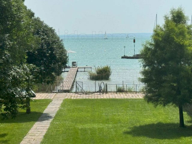Eladó nyaraló, Balatonkenesén 680 M Ft / költözzbe.hu