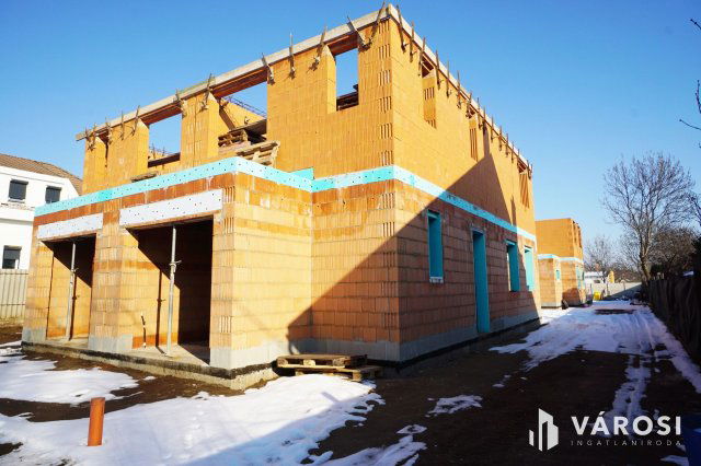 Eladó ikerház, Budapesten, XVIII. kerületben 130.5 M Ft, 4 szobás