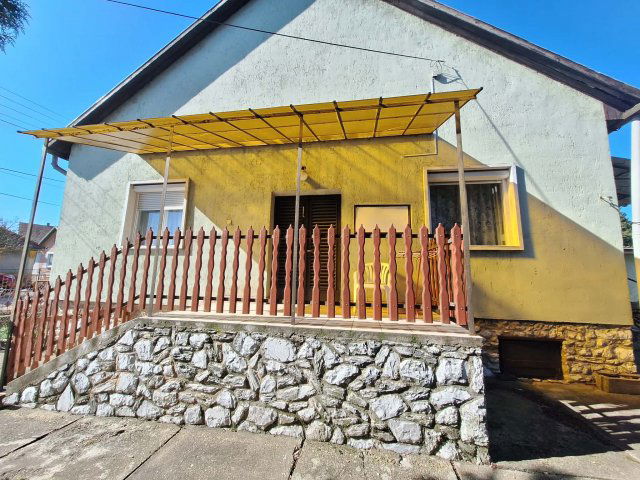 Eladó családi ház, Emődön 35 M Ft, 2 szobás