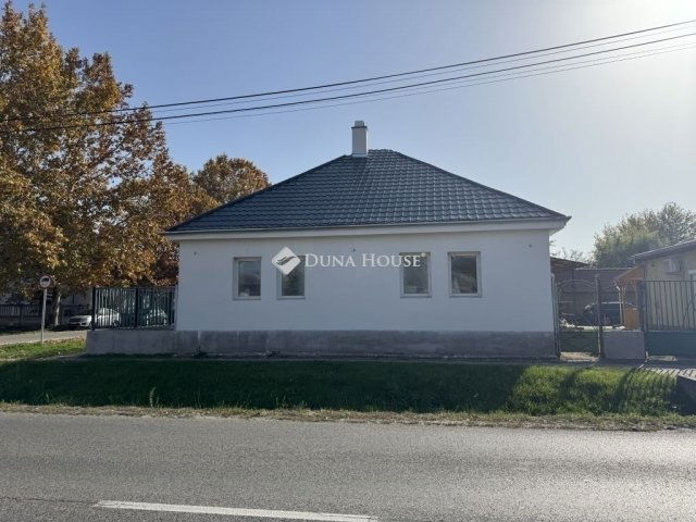 Eladó családi ház, Monoron 50 M Ft, 4 szobás