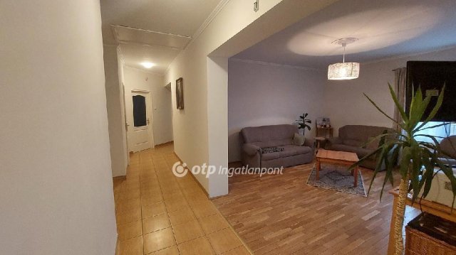 Eladó családi ház, Gárdonyban 154.9 M Ft, 5+3 szobás