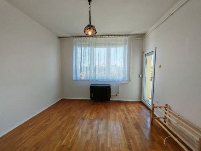 Kiadó téglalakás, albérlet, Szolnokon 100 E Ft / hó, 2 szobás