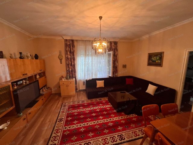 Eladó családi ház, Győrött 89 M Ft, 4+1 szobás