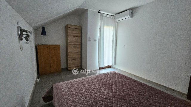 Eladó családi ház, Balatonföldváron 188 M Ft, 6+1 szobás