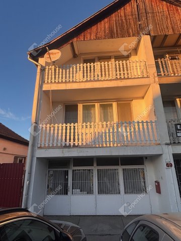 Eladó ikerház, Szegeden 79.8 M Ft, 4 szobás