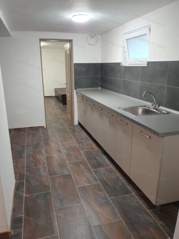 Kiadó üzlethelyiség, Szolnokon 200 E Ft / hó, 2 szobás