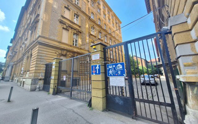 Eladó téglalakás, Budapesten, VIII. kerületben 98 M Ft, 5 szobás