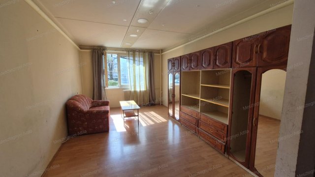 Eladó panellakás, Sopronban 56.9 M Ft, 3 szobás