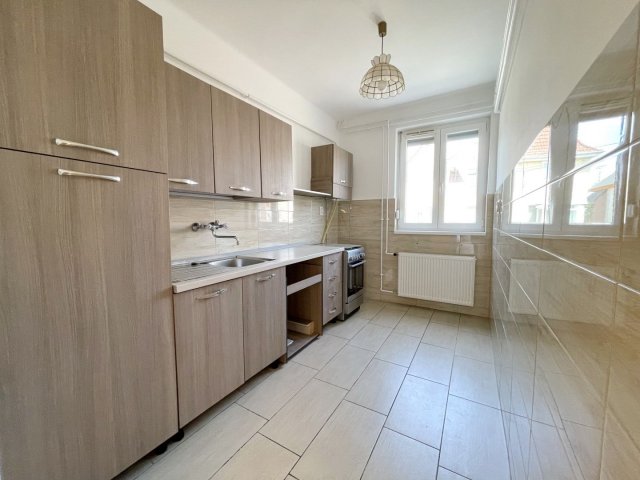 Kiadó sorház, albérlet, Debrecenben 370 E Ft / hó, 4 szobás