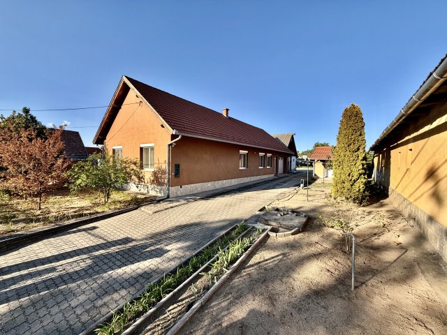 Eladó családi ház, Veresegyházon 144.9 M Ft, 4 szobás