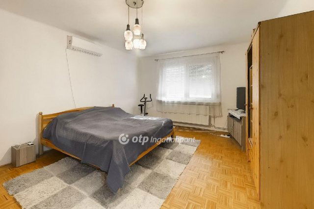 Eladó családi ház, Ráckevén 86 M Ft, 5 szobás