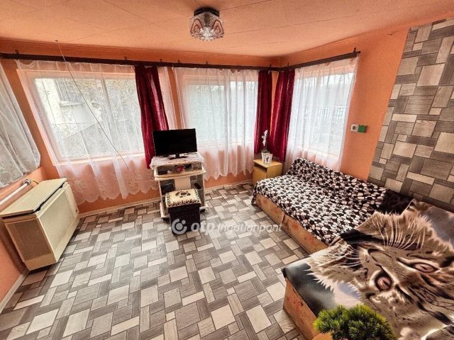 Eladó családi ház, Vecsésen 84.9 M Ft, 4 szobás