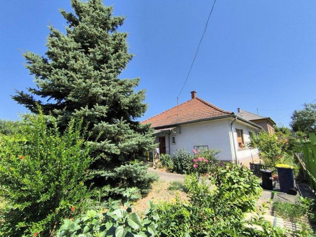 Eladó családi ház, Mendén 45.9 M Ft, 3 szobás