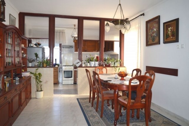 Eladó családi ház, Debrecenben 99 M Ft, 5 szobás