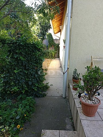 Eladó családi ház, Szigetszentmiklóson 75.5 M Ft, 2+1 szobás
