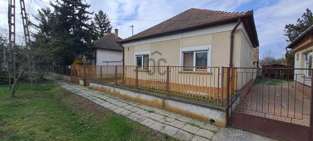 Eladó családi ház, Szegeden 59.9 M Ft, 3 szobás